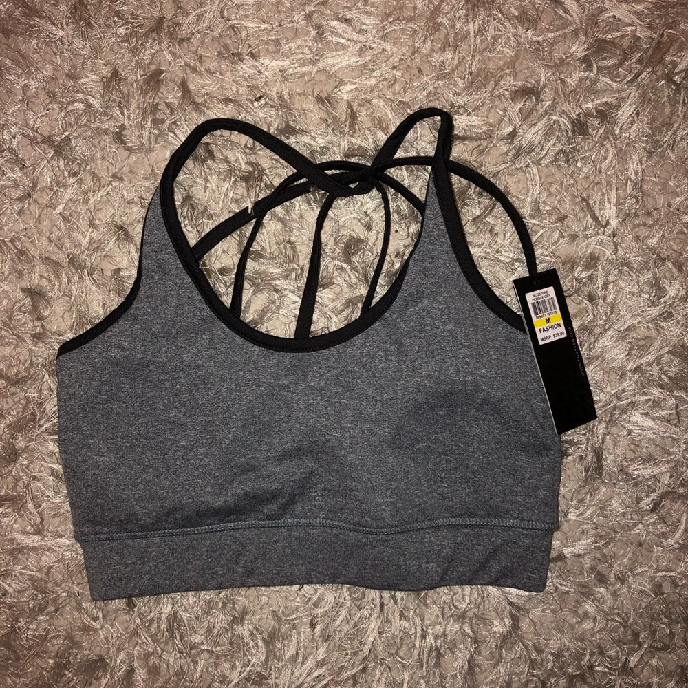 Jessica Simpson’s “the warmup” sports bra